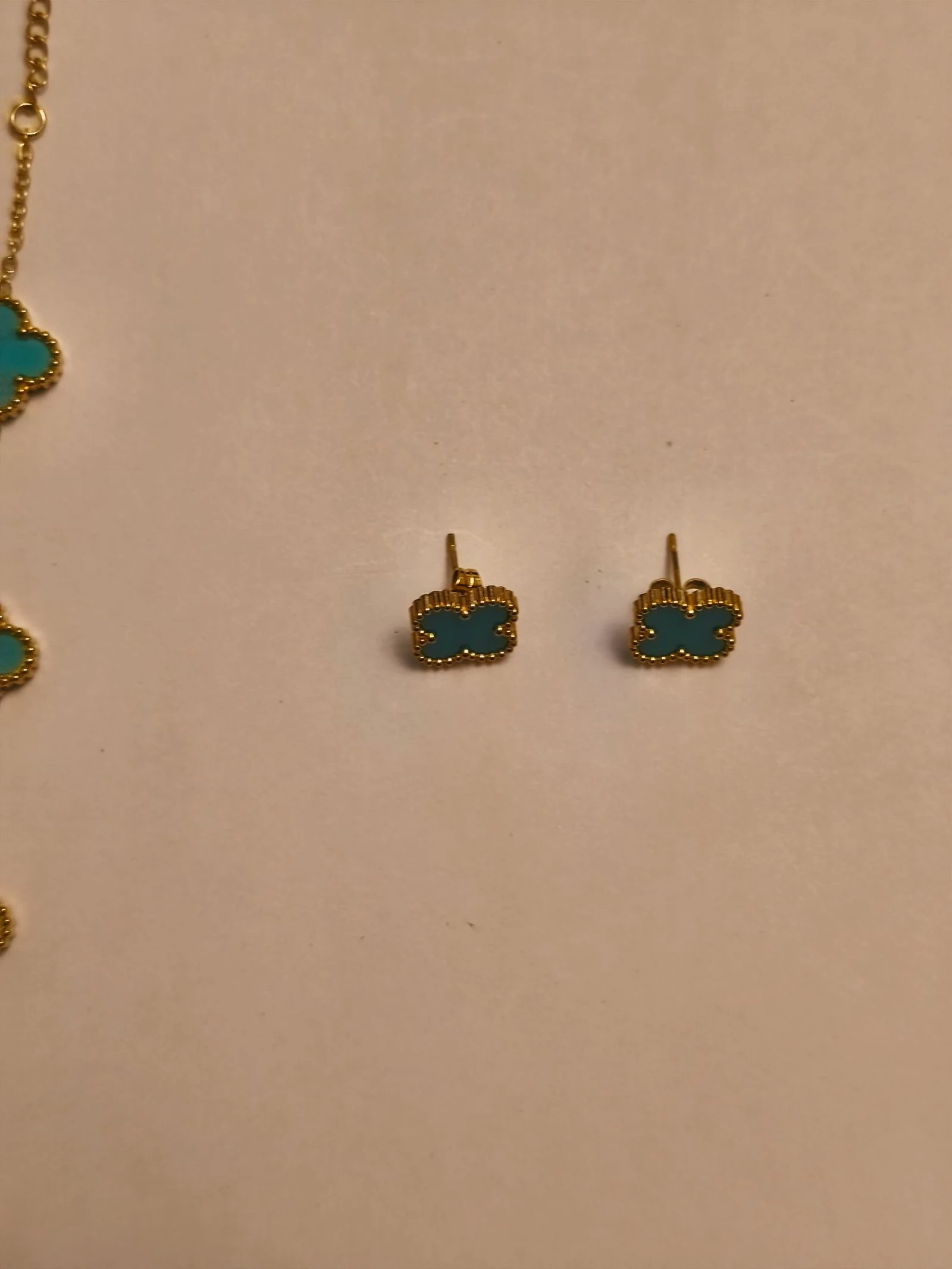 Conjunto de gargantilha pulseira e brincos de trevo cor turquesa – photo 12